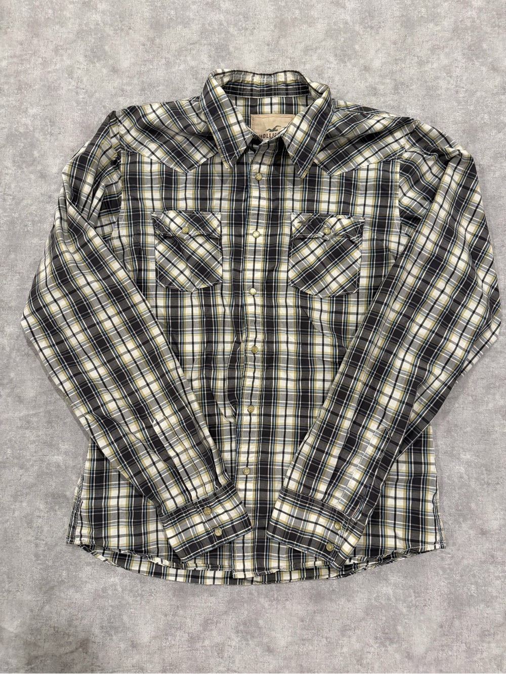 Vintage Y2K Hollister Men's Plaid Button-Down Shirt
